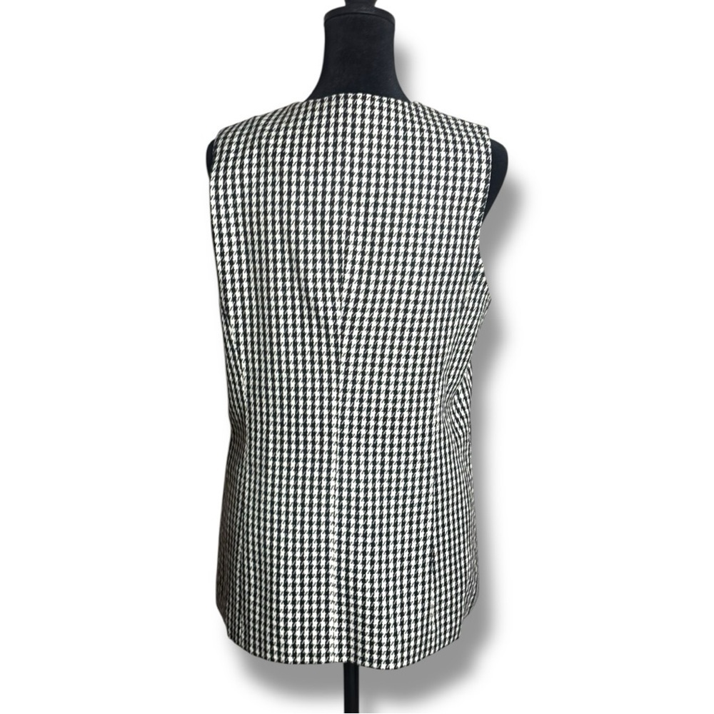 Sincerely Jules Black and Cream Houndstooth Open Patterned Vest - Picture 6 of 16